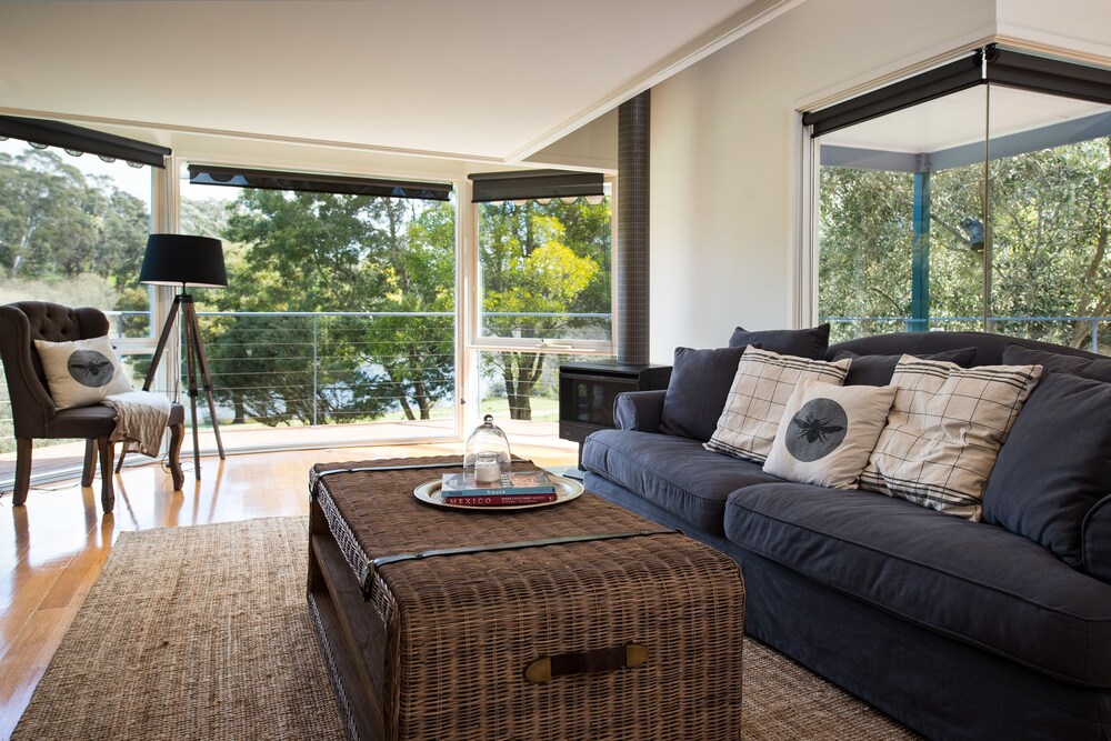 Boatshed Villa Green Door