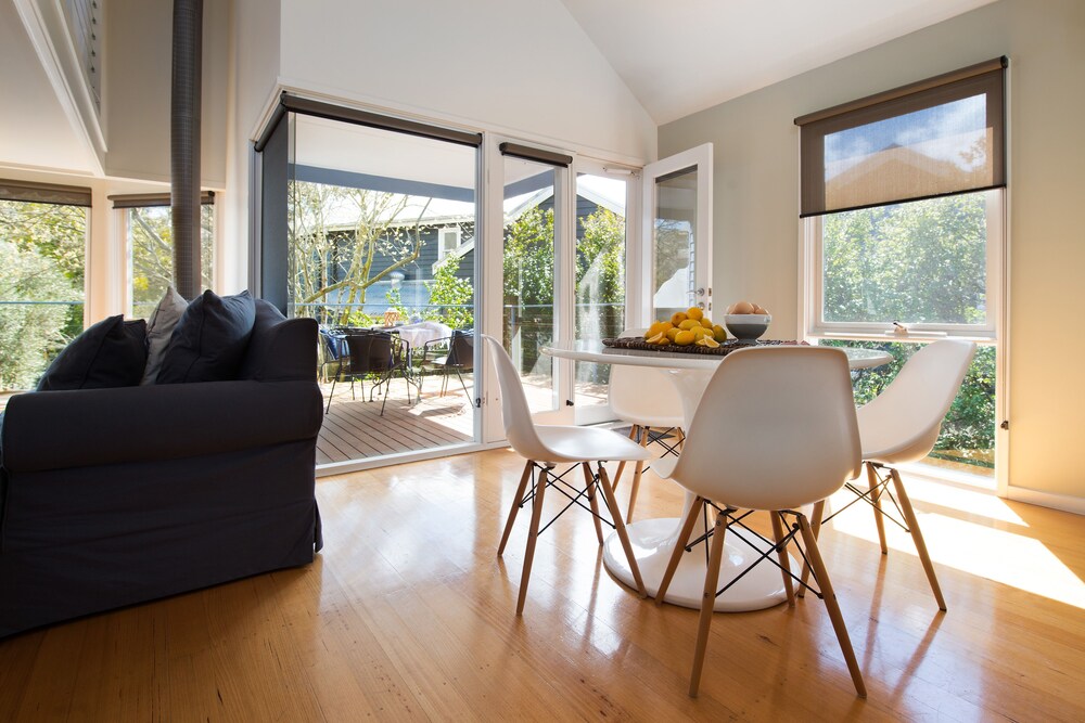 Boatshed Villa Yellow Door