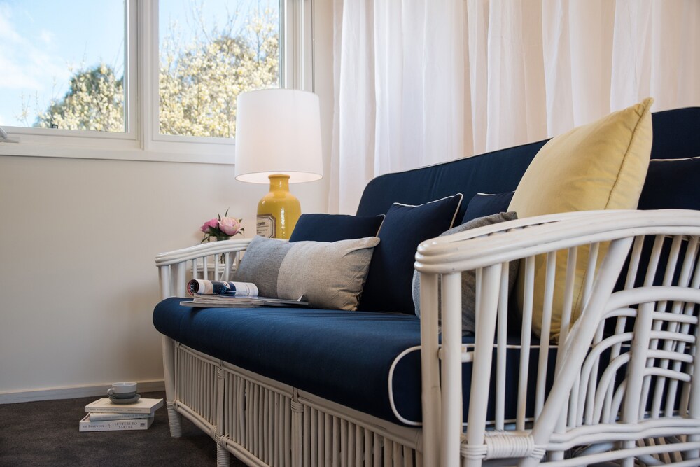 Boatshed Villa Yellow Door