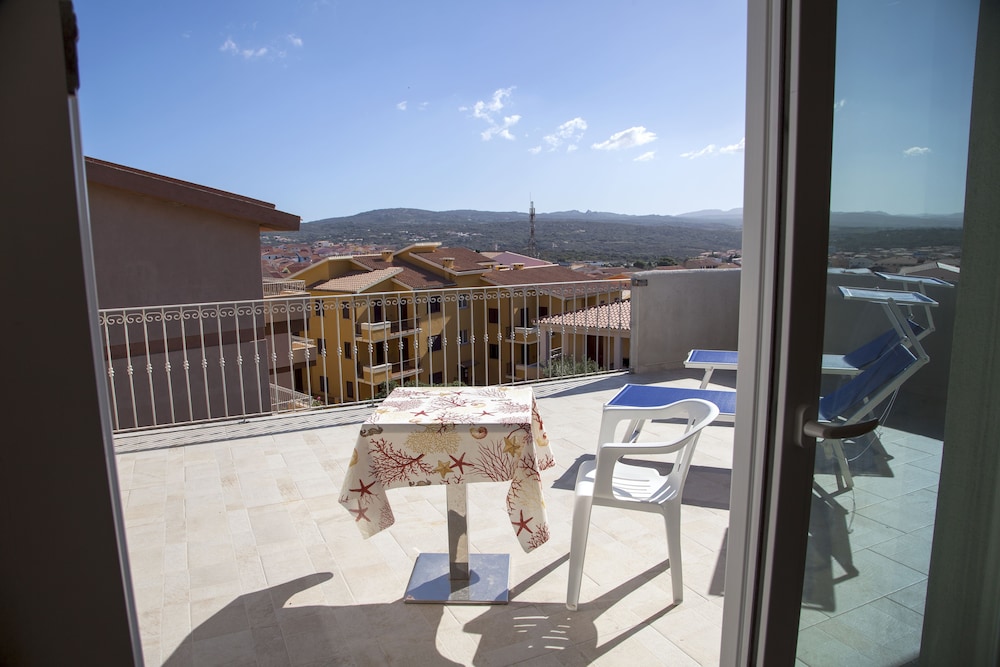 Rena Bianca Suite In Santa Teresa Di Gallura Expedia