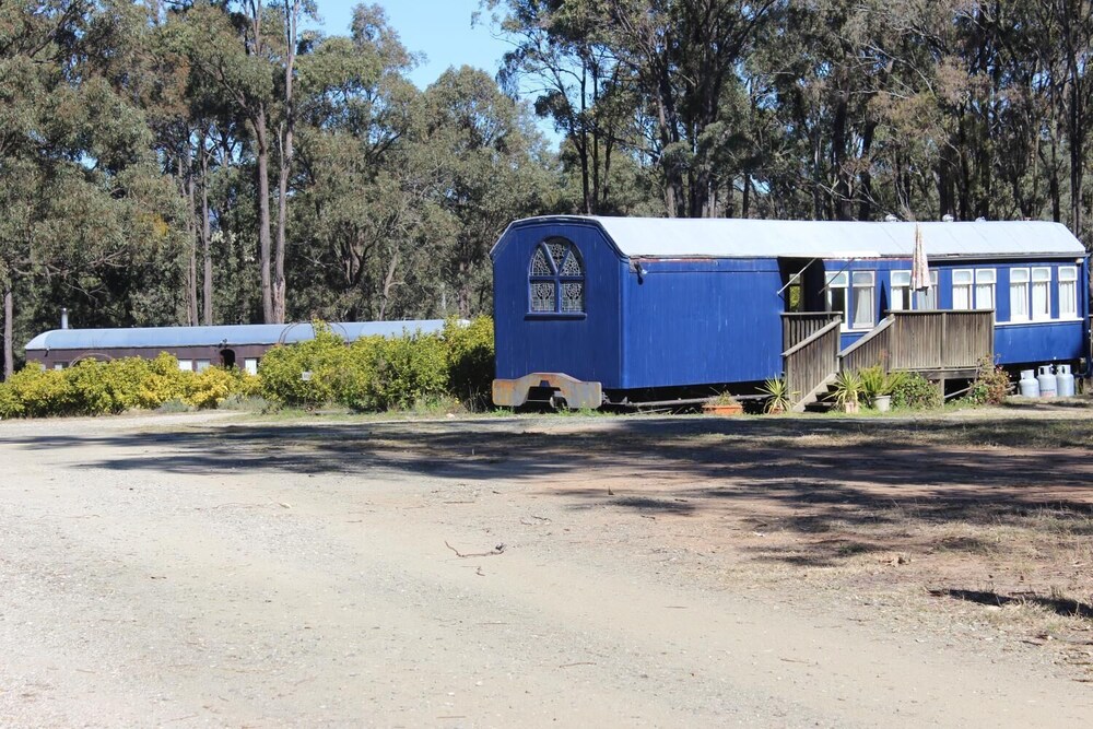 Krinklewood Cottage and Train Carriages