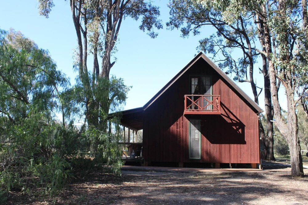 Krinklewood Cottage and Train Carriages