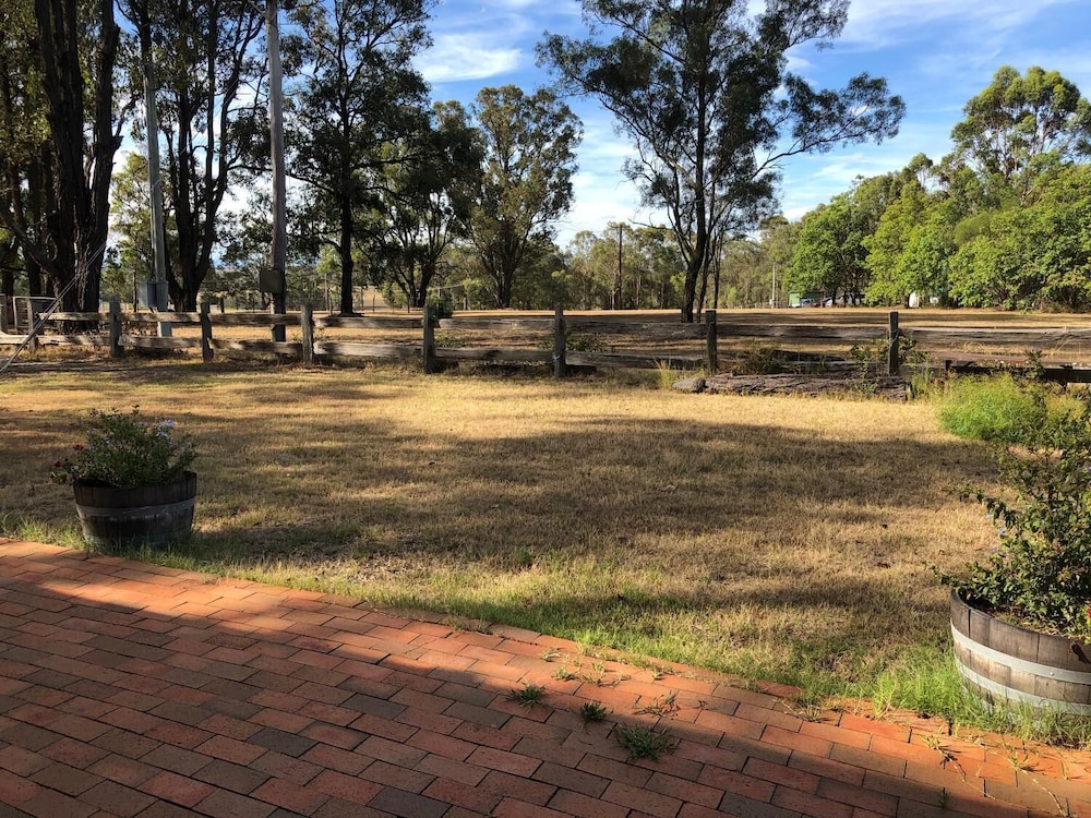 Krinklewood Cottage and Train Carriages