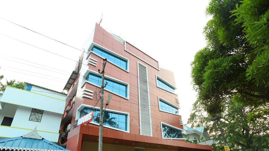 OYO 11909 Star Plaza
