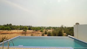 An infinity pool