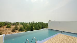An infinity pool