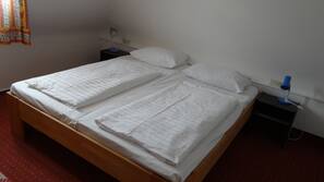 Kostenlose Babybetten, kostenloses WLAN, Bettwäsche