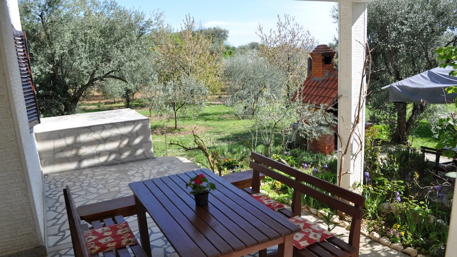 Dolac Guesthouse