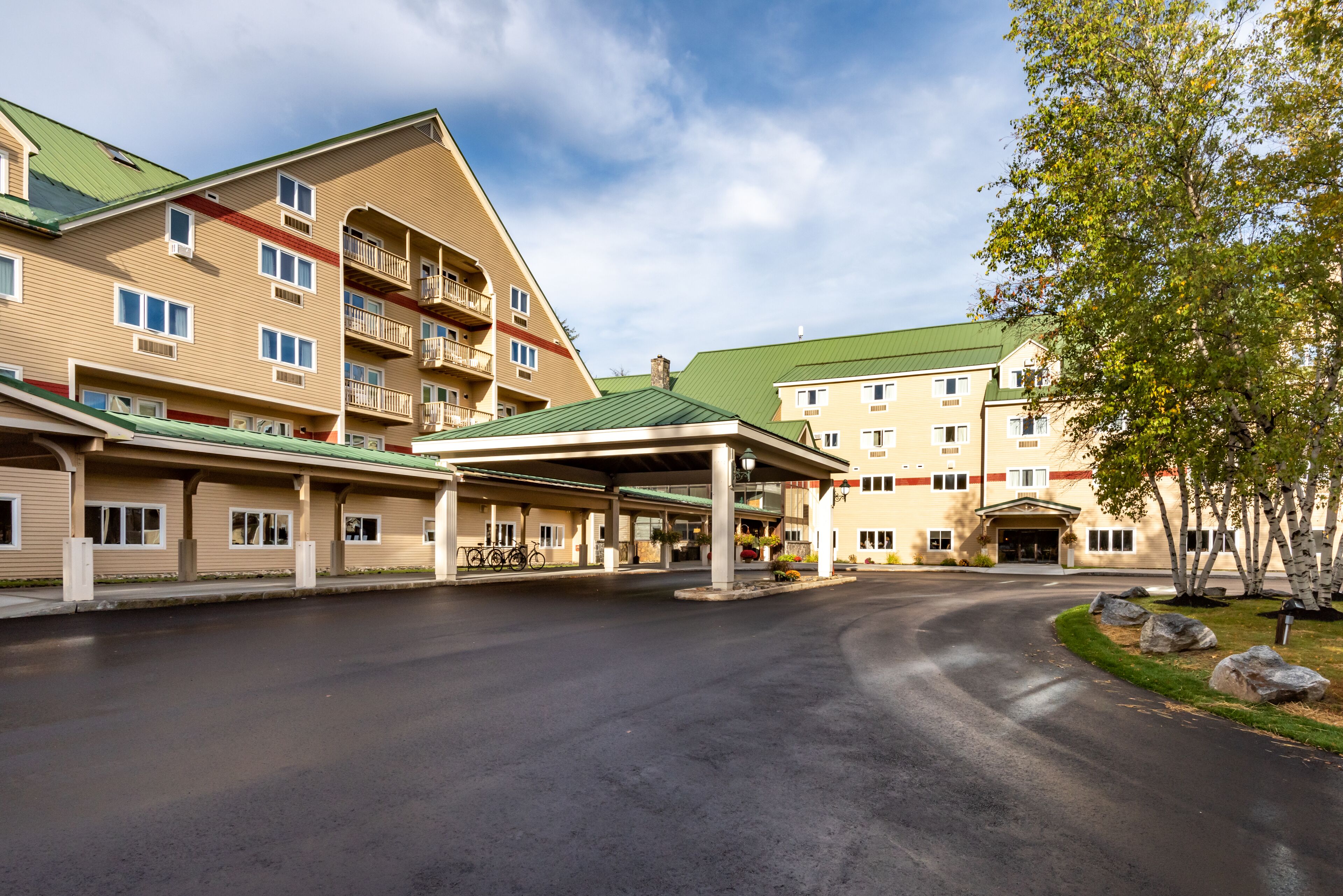 Grand Summit Hotel in Rumford, United States