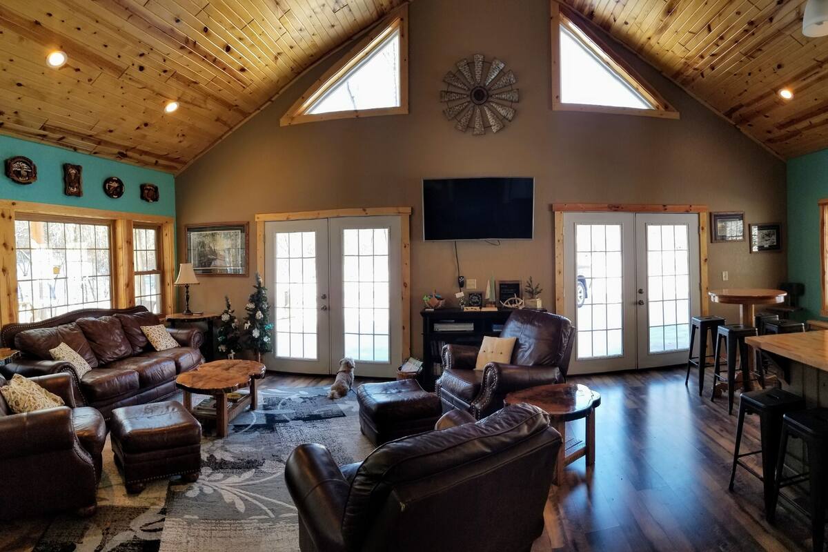 Wild Rose Road Cabin 2595 Wild Rose Road Fort Atkinson Ia In Decorah Ia Expedia