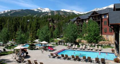Grand Timber Lodge