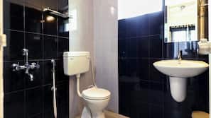 Shower, free toiletries