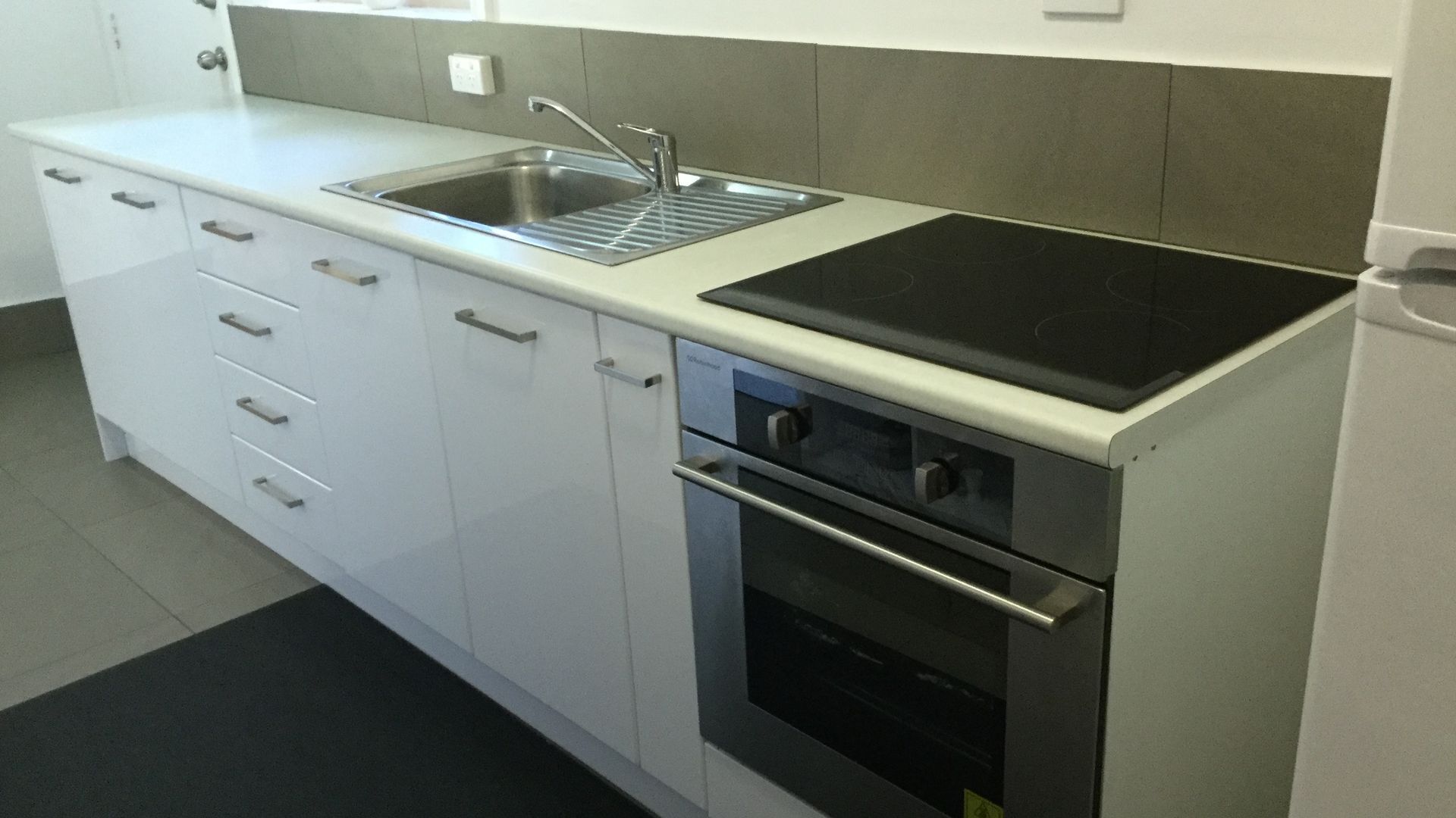 Waterside Apartment With Full Kitchen