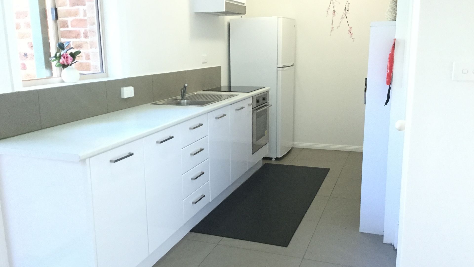 Waterside Apartment With Full Kitchen