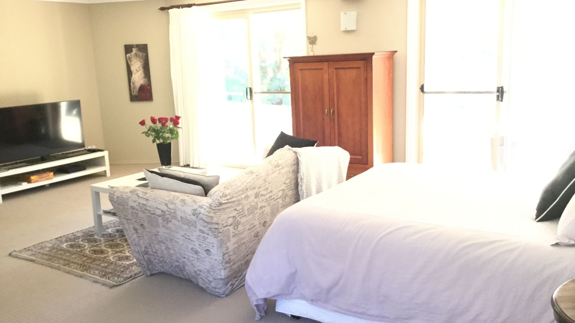 Waterside Apartment With Full Kitchen