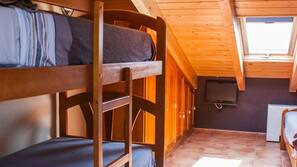 Caja fuerte, cortinas opacas, wifi gratis y ropa de cama