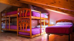 Caja fuerte, cortinas opacas, wifi gratis y ropa de cama