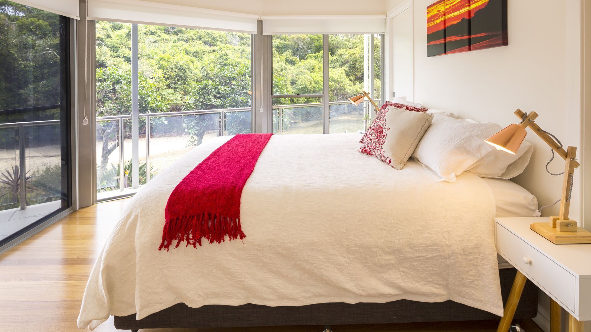 Creekside apartment - Lovely water views