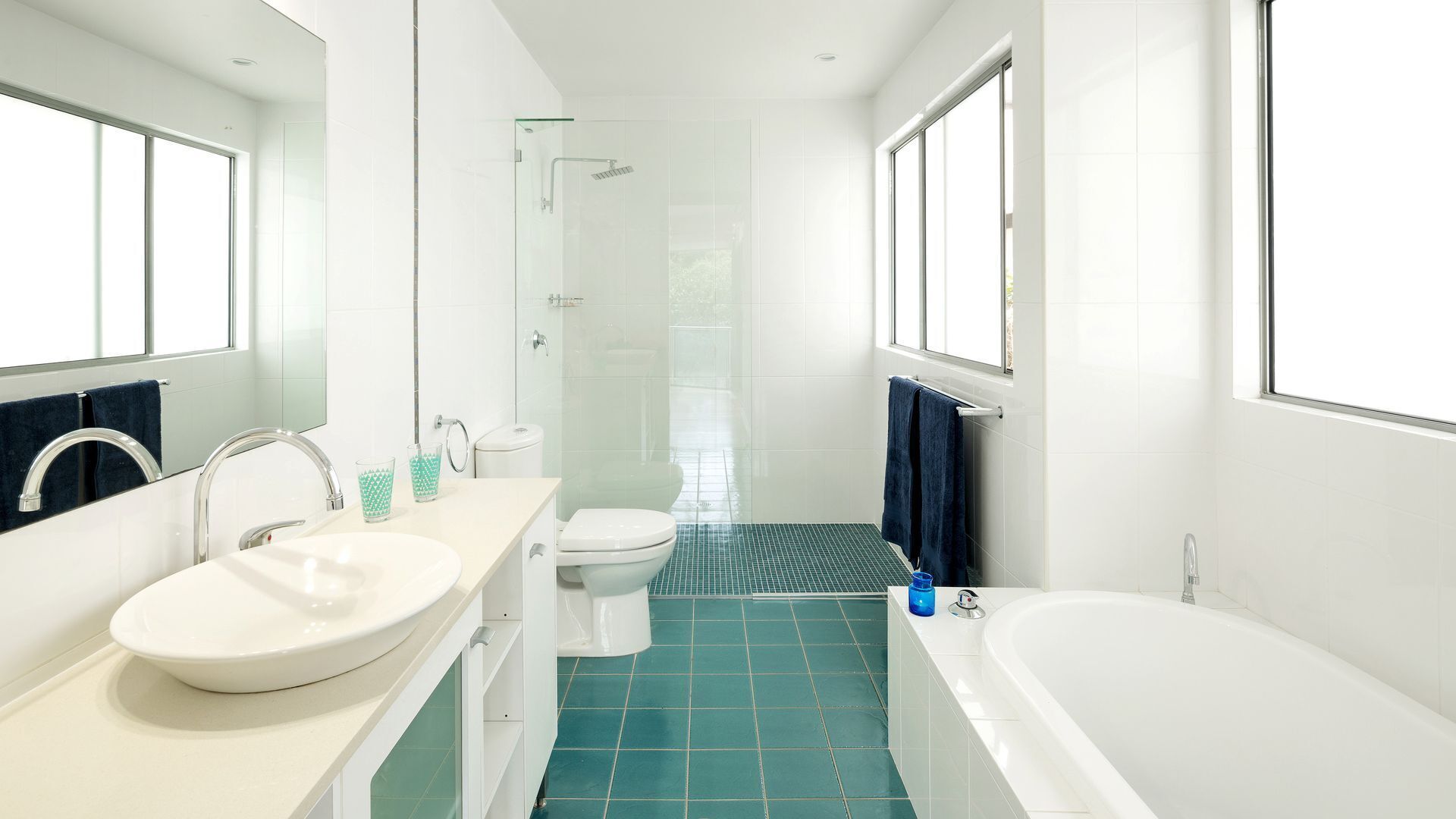 Creekside apartment - Lovely water views