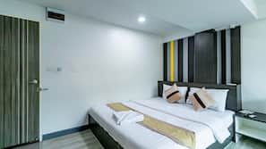 In-room safe, desk, soundproofing, free WiFi