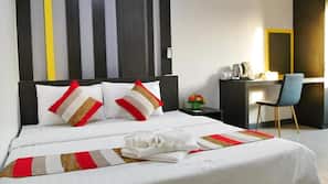 In-room safe, desk, soundproofing, free WiFi