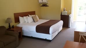 Blackout drapes, soundproofing, free WiFi, linens