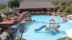 Outdoor pool, pool umbrellas, sun loungers