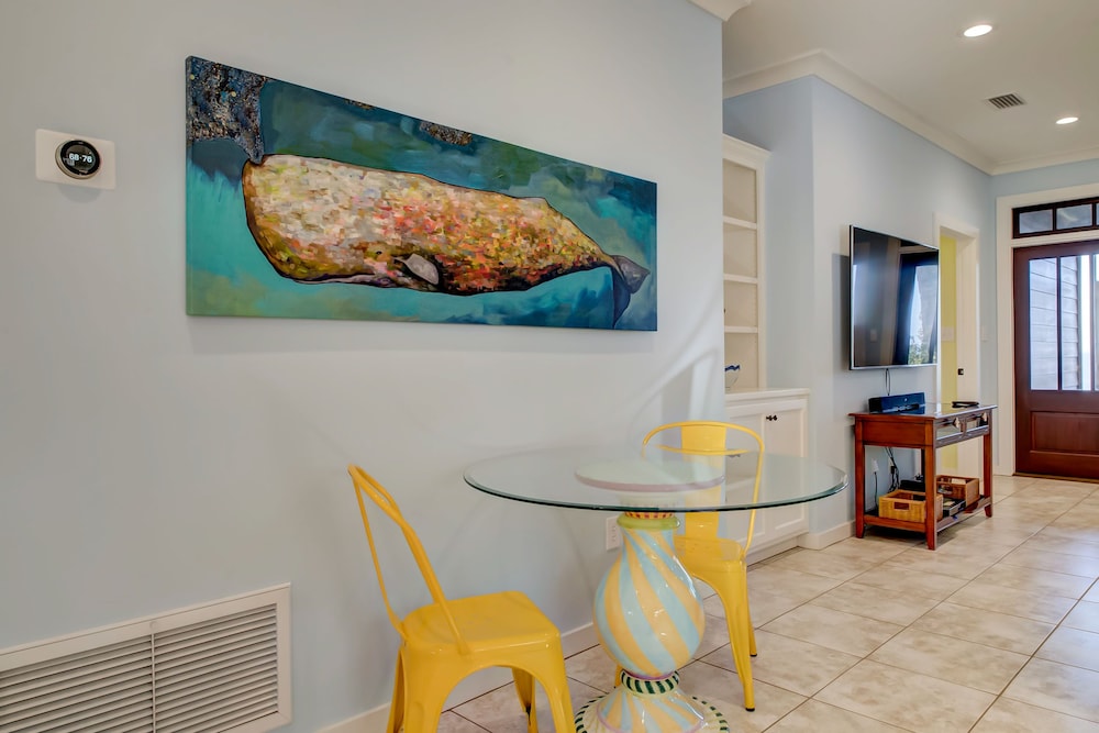 Mermaid Hideaway 2 Bedrooms Bathrooms Cottage In Theodore Beach Ocean View Featured Image Interior Entrance