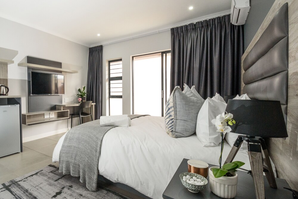 Enigma Lifestyle 2018 Room S 24 Deals Reviews Expedia Street View Featured Image