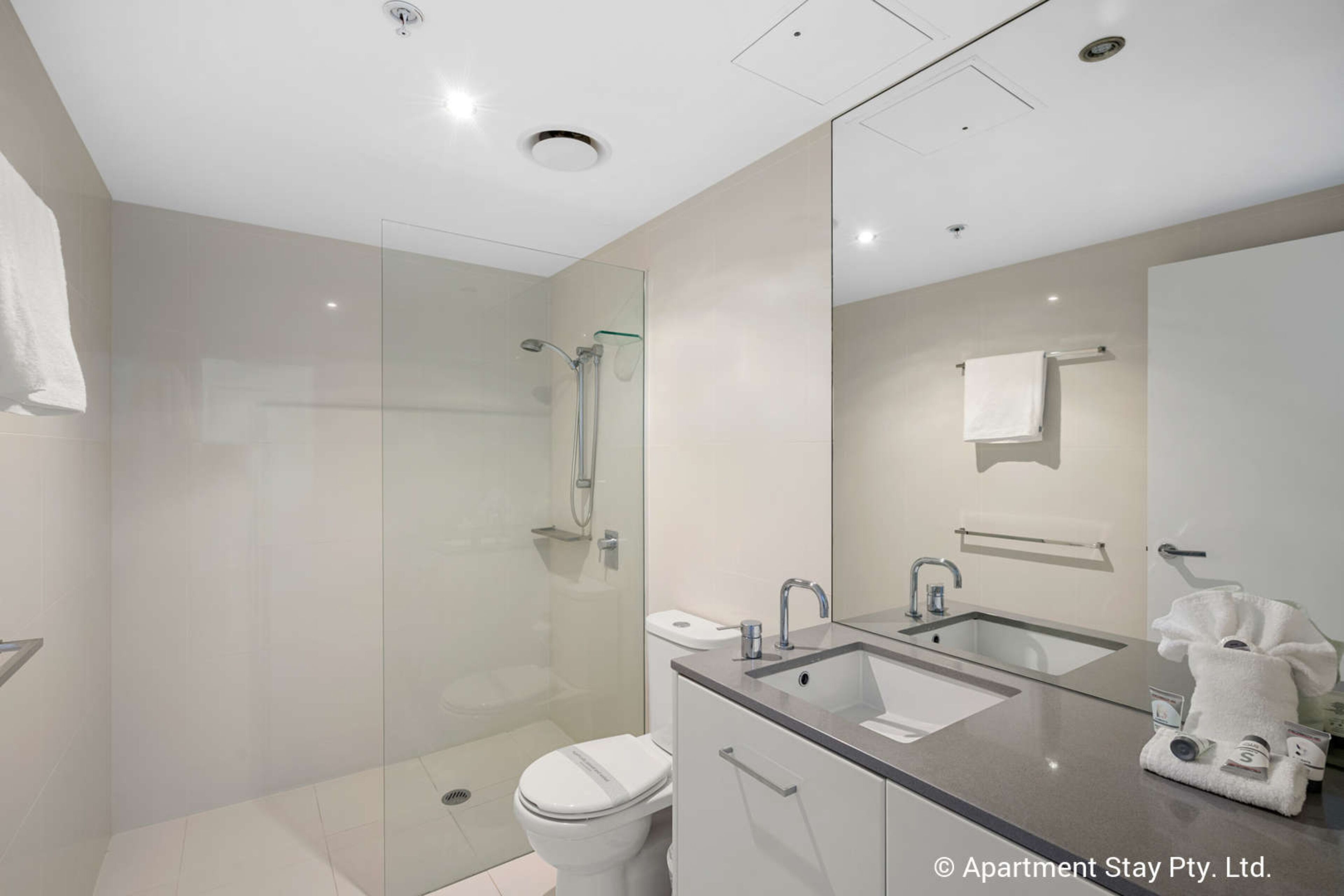 Apartment Stay - Circle on Cavill