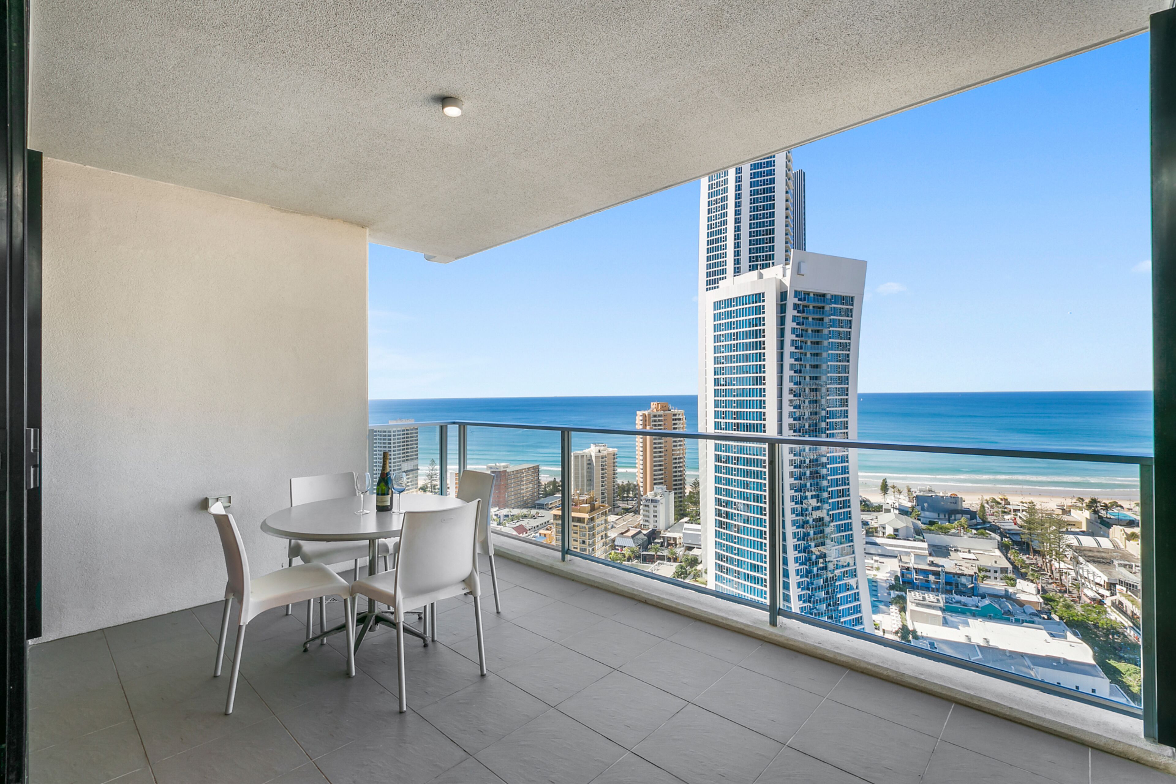 Apartment Stay - Circle on Cavill