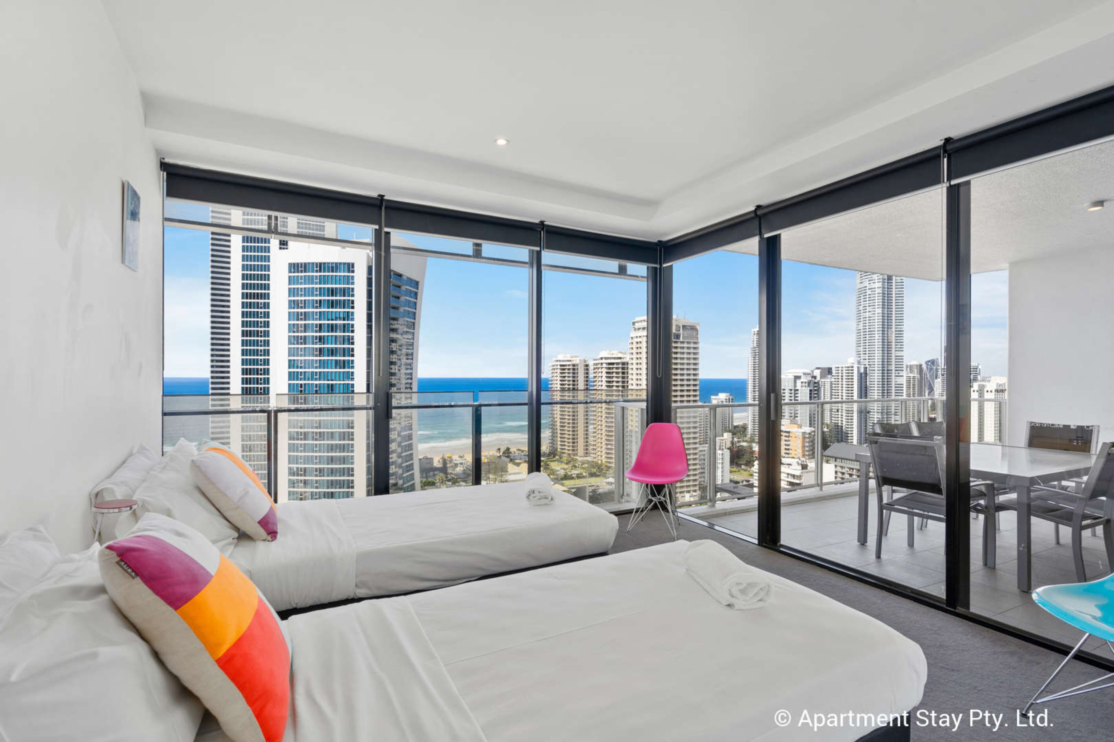 Apartment Stay - Circle on Cavill