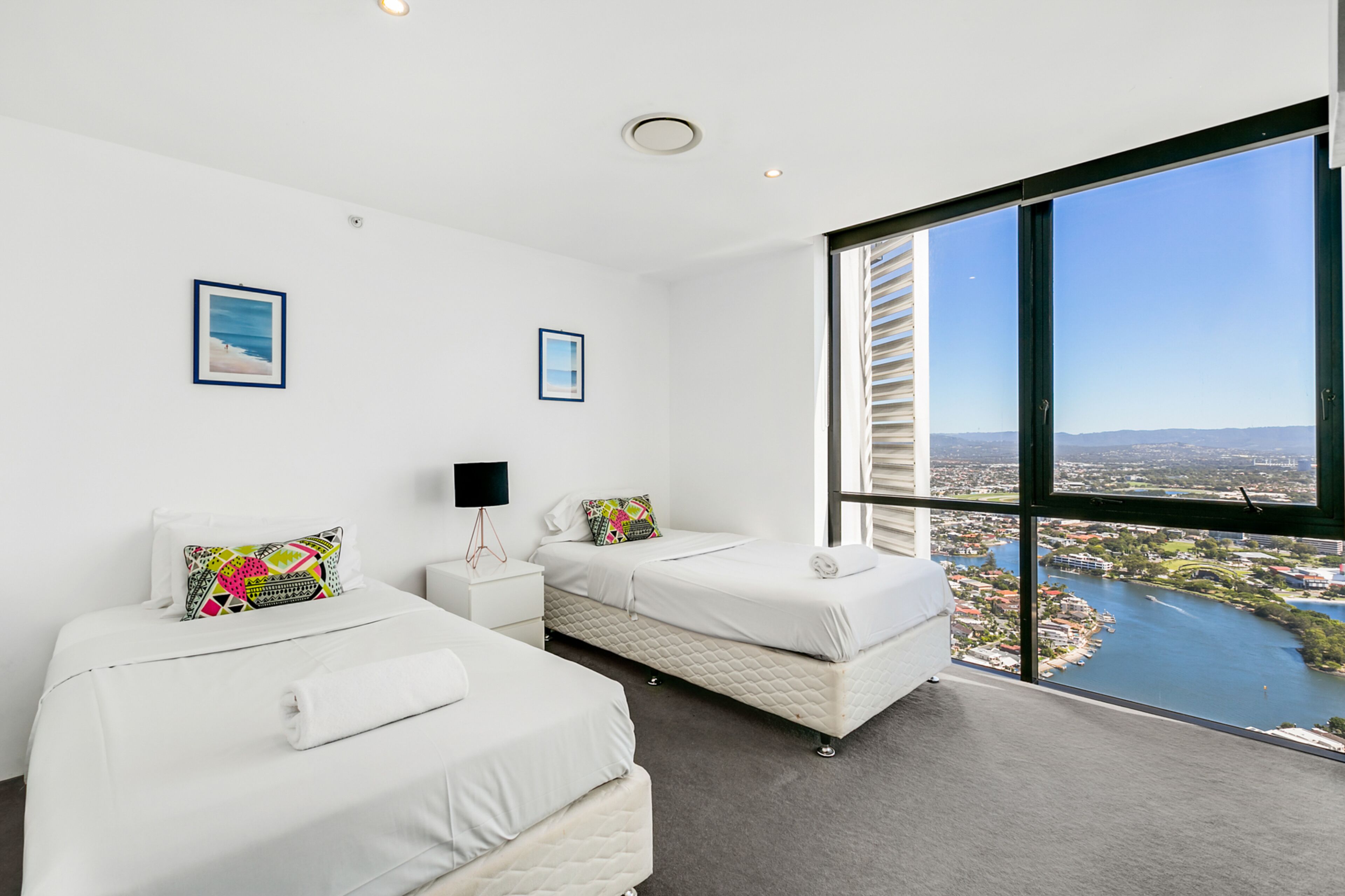 Apartment Stay - Circle on Cavill