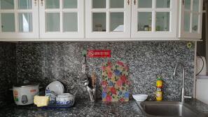 Fridge, microwave