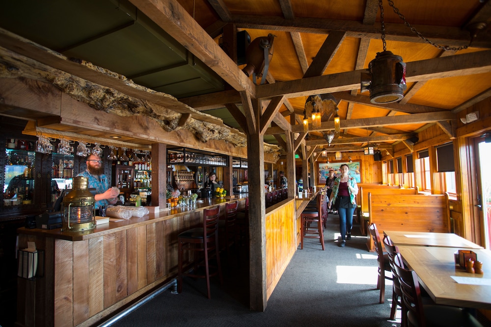 McMenamins Kalama Harbor Lodge in Kalama Best Rates & Deals on Orbitz