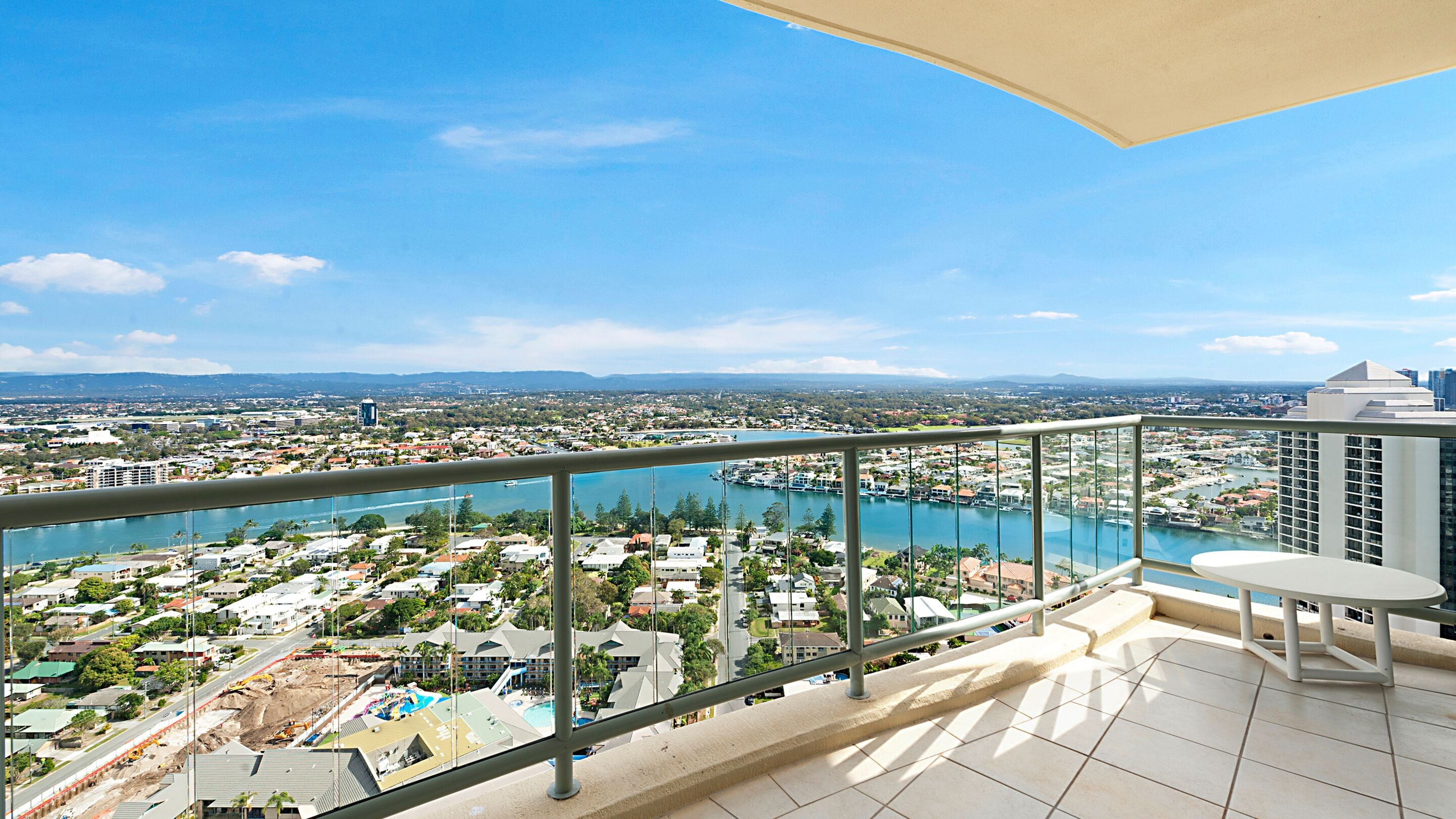 Surfers Paradise Luxury Apartment Ocean Front Panorama