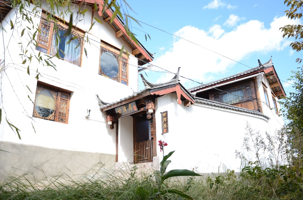 Lijiang Three Wells Inn In Lijiang China Expedia - 