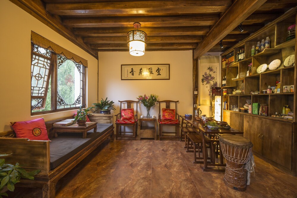 Lijiang Three Wells Inn In Lijiang China Expedia - 