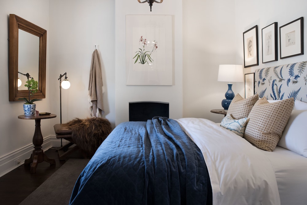 Hillcrest Apartment