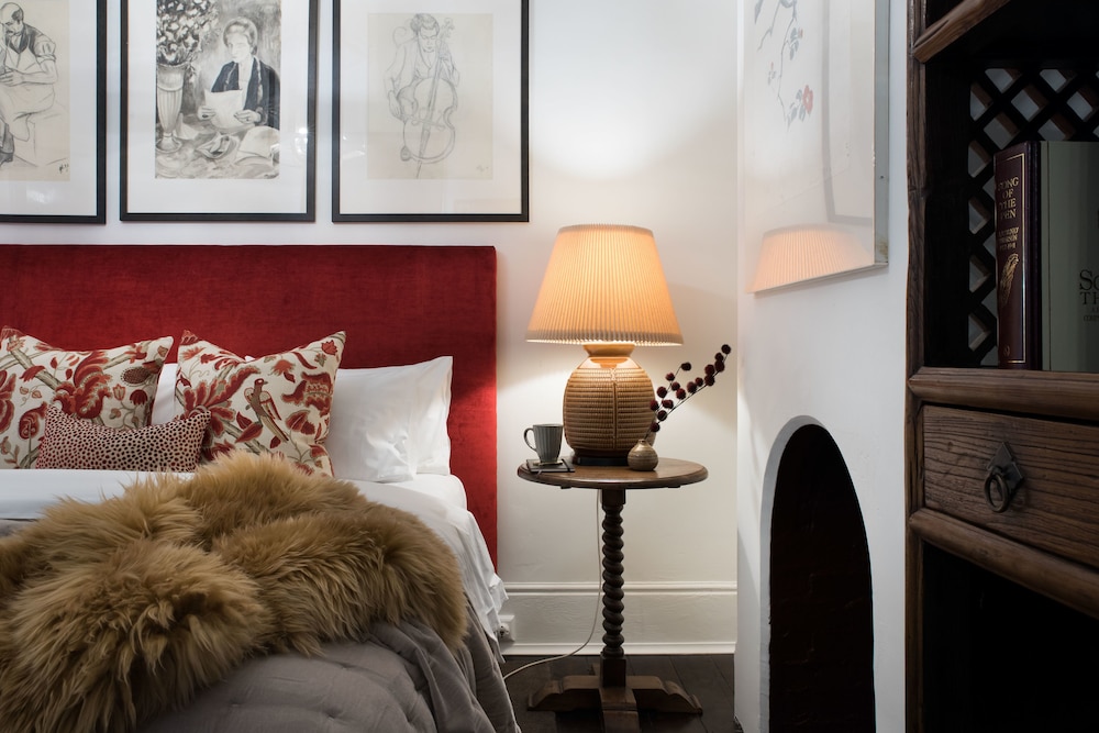 Hillcrest Apartment
