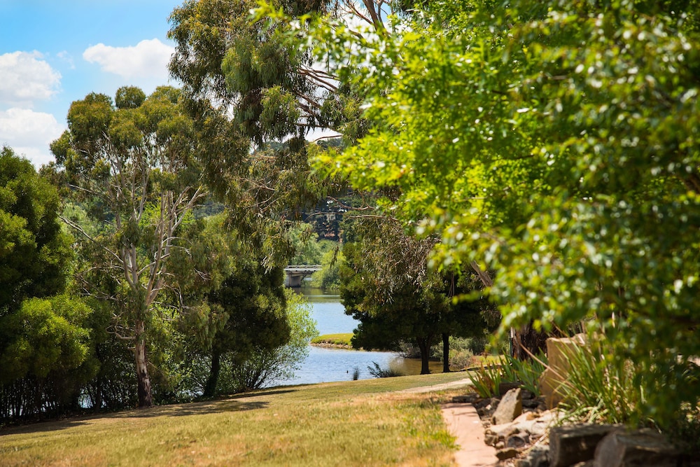 Lake Daylesford Lodge 3