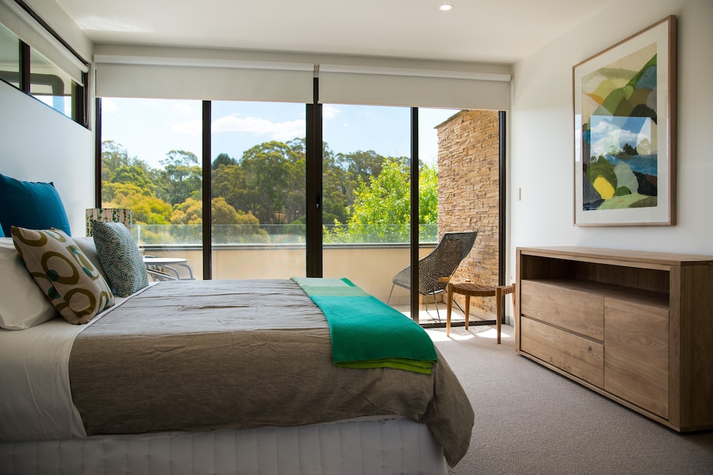 Lake Daylesford Lodge 3