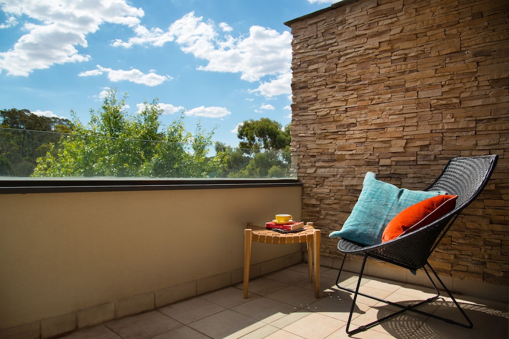 Lake Daylesford Lodge 3
