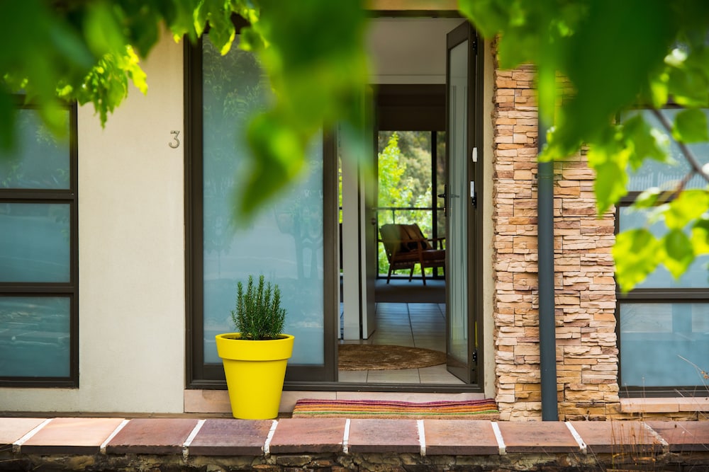 Lake Daylesford Lodge 3