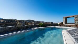 Piscine extérieure (ouverte en saison)