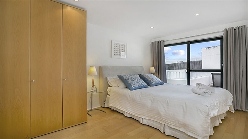 The Apartment Service SANT4