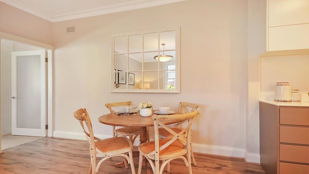 The Apartment Service CRES5
