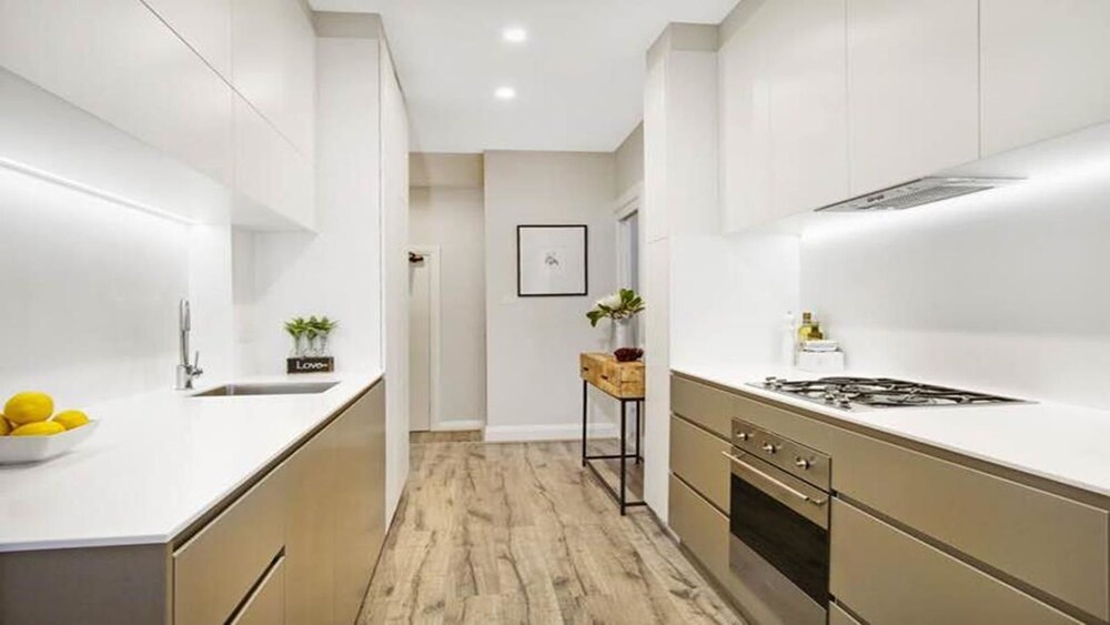 The Apartment Service CRES5