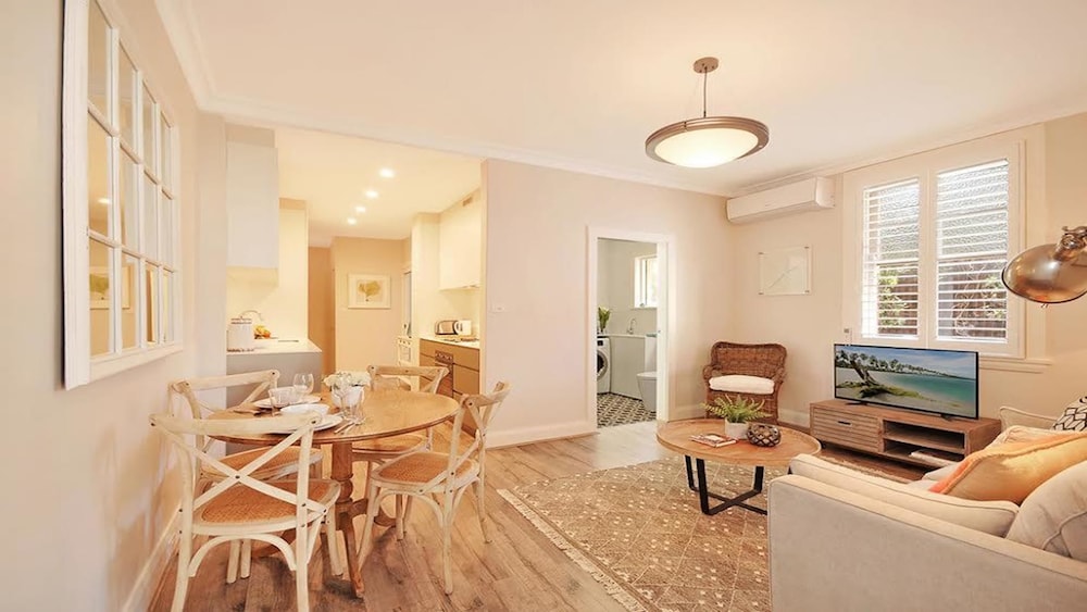 The Apartment Service CRES5