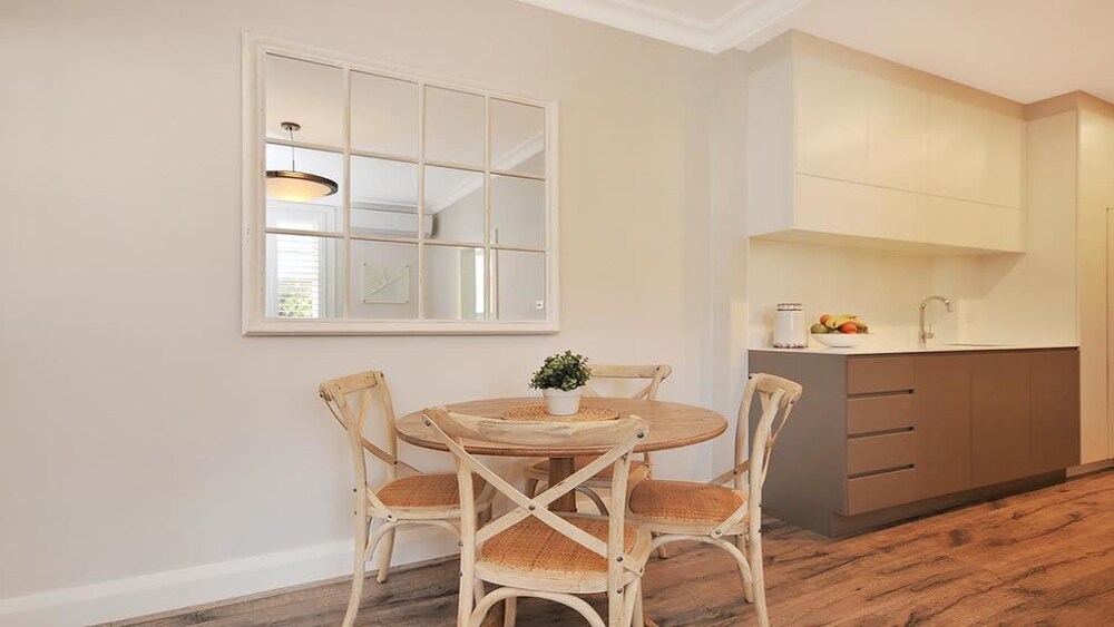 The Apartment Service CRES5